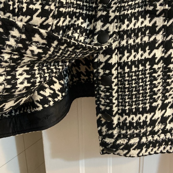 3X Plus Size Gorgeous Houndstooth Cropped Jacket from FOREVER 21+ - Picture 10 of 17